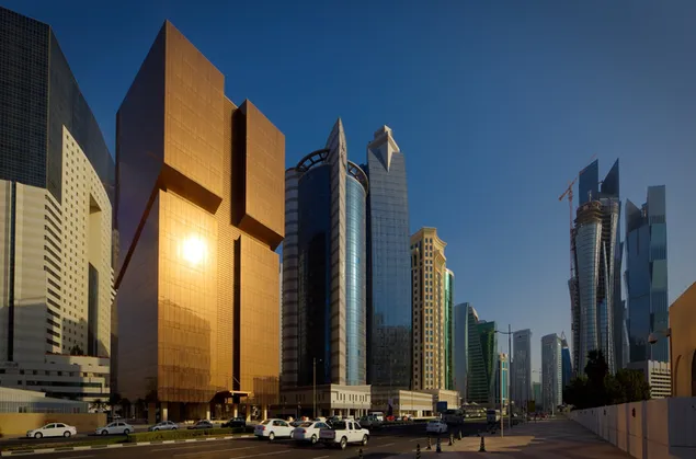 Impresionante rascacielos y arquitectura de edificios en Doha, Qatar