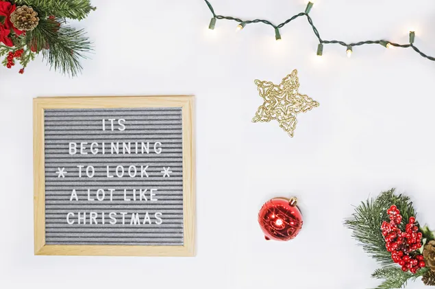 zapochva da prilicha na koledna d''ska i ornamenti na byal fon izteglyane