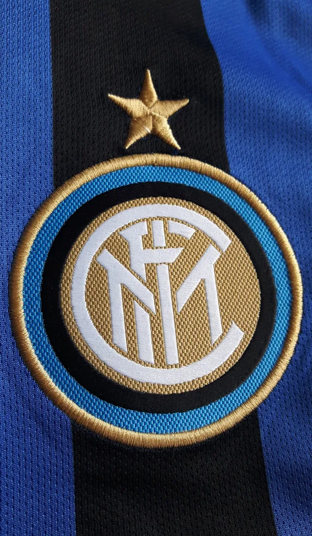 Italy Seri A football team Inter Milan FC star logo 2K wallpaper