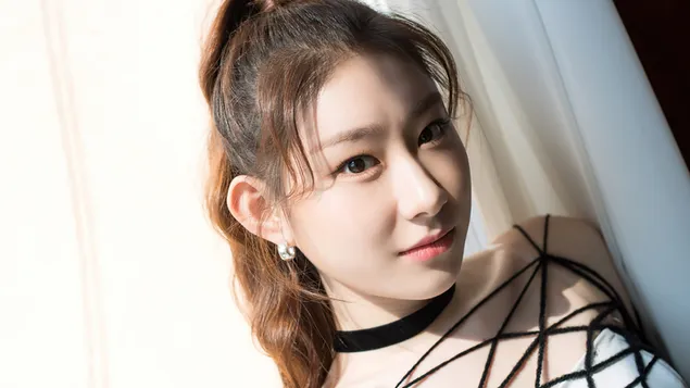 ITZY華麗舞者'彩玲' 4K 壁紙