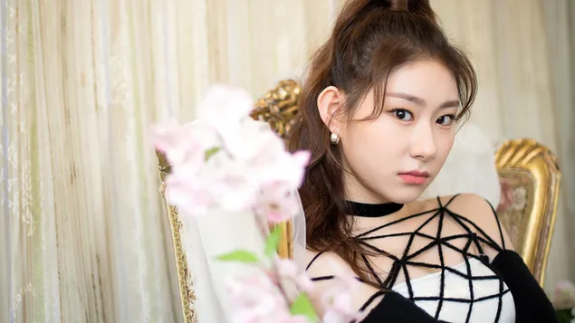 Penyanyi Cantik ITZY 'Chaeryeong' 4K wallpaper