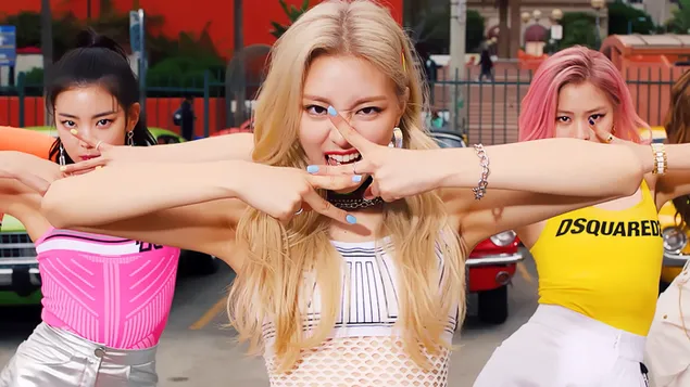 ITZY의 화려한 유나 'IT'z ICY' 뮤직비디오 촬영 현장 4K 배경화면