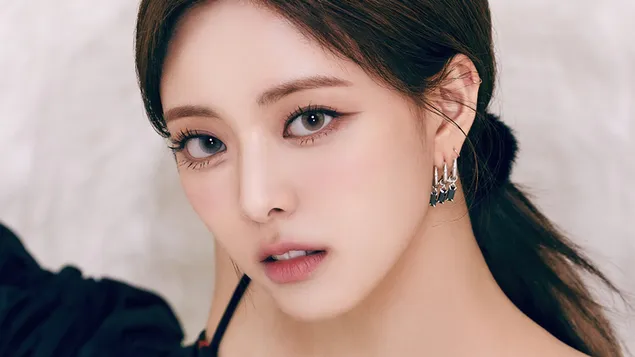 Taustakuva ITZYn Yuna Cheshiren MV Shootissa 4K