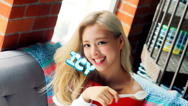 ITZY 유나 'IT'z ICY' 뮤직비디오 촬영 현장 (The Album) 4K 배경화면