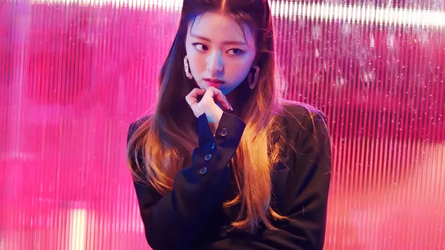 ITZY 유나 'WANNABE' M/V (The Album 2020) 4K 배경화면