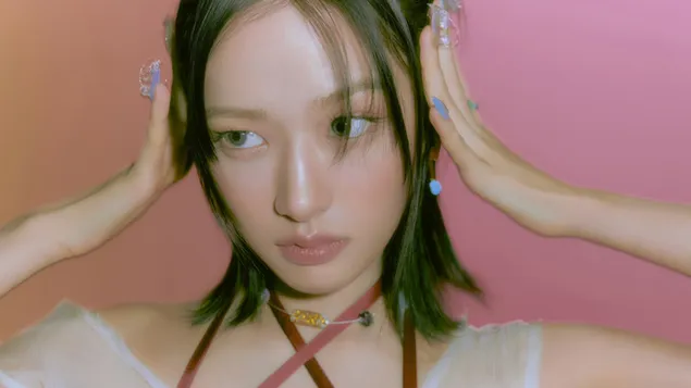 IVE Yujin - جلسة تصوير فيديو كليب Heya 4K خلفية