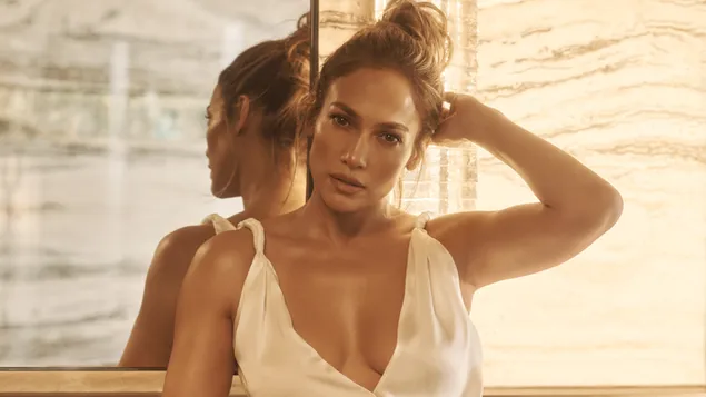 제니퍼 로페즈 | 금발의 가수 8K 배경화면