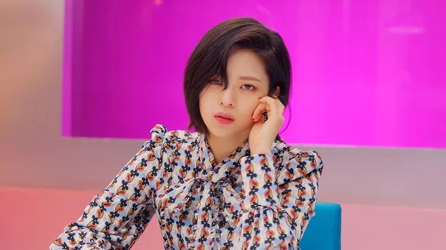 Jeongyeon ב-"Fake & True" MV Shoot מ-Twice [להקת K-Pop] 4K טפט