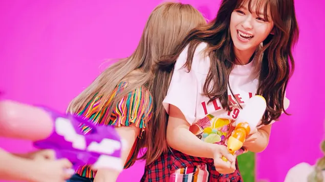 트와이스의 '해피 해피' MV 화보 속 정연 [K-Pop Band] 4K 배경화면