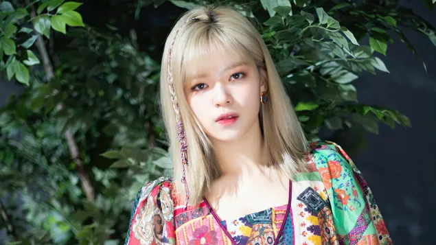 Jeongyeon في MV (2020) تصوير من Twice (K-Pop Band) 4K خلفية