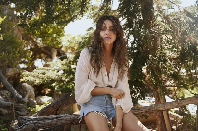 جيسيكا ألبا | تبادل لاطلاق النار الجانب الغابات 2K خلفية