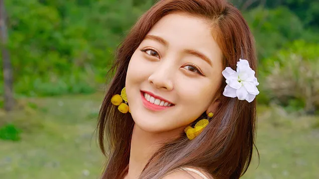 '트와이스'(K팝 밴드)의 지효(박지효) 4K 배경화면