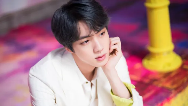 Jin in 'Boy With Luv' MV (The Album) لقطة من BTS (Bangtan Boys) 4K خلفية
