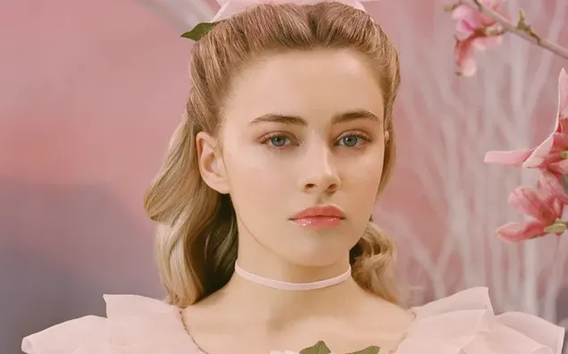 Josephine Langford a blonde and pretty Australian actress 