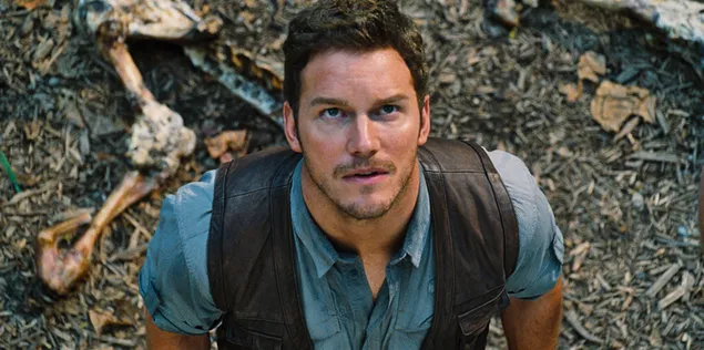 Jurassic world movie chris pratt in blou hemp en baadjie 2K muurpapier