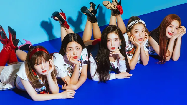 K-pop grupės „Red Velvet“ nariai „Power Up“ MV filme 4K ekrano užsklanda