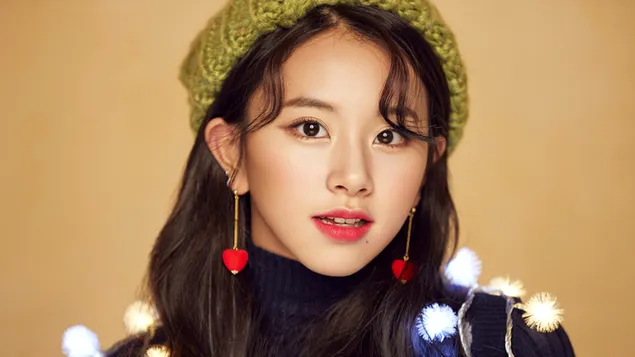 فرقة K-pop "Twice" Chaeyoung في "Merry and Happy" MV 4K خلفية