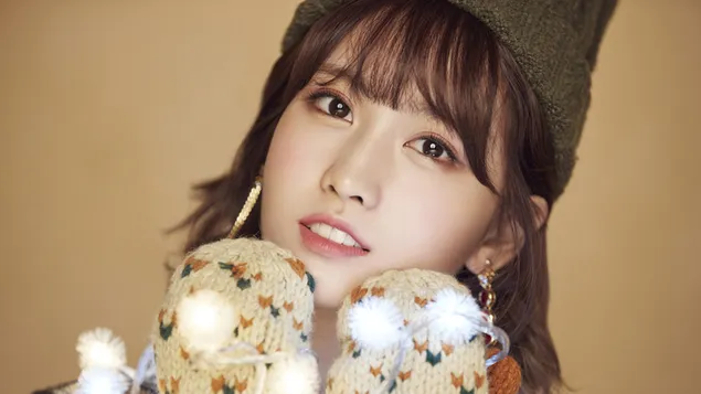 K-POPバンド「TWICE」モモ、「Merry and Happy」MVに出演 ダウンロード