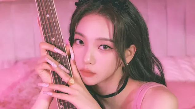 "كارينا" من Aespa | التقطت الصور MV "Life's Too Short" (البنات - الألبوم) 4K خلفية