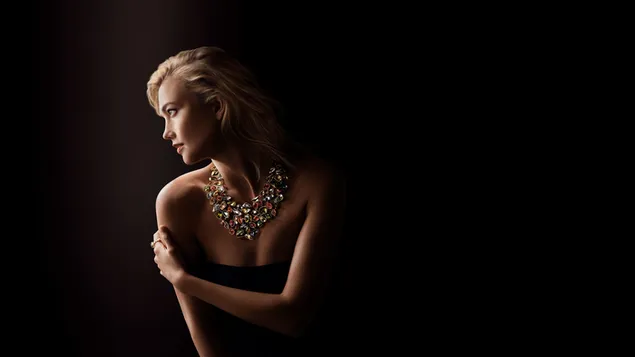 karlie kloss | foceni sperku swarovski stahnout