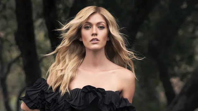 "كاثرين مكنمارا" في جلسة تصوير جيو جورنال 4K خلفية