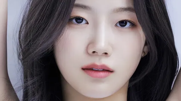 kazuha: le sserafim (grwh dkhtrn kpop) brgyry khnyd