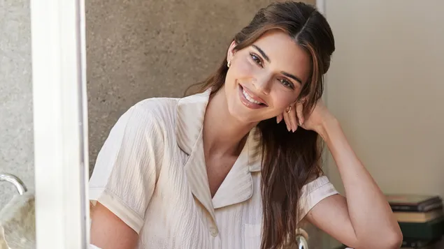 Kendal Jenner | Ay Gülü Nane Koleksiyonu Çekimi 4K duvar kağıdı