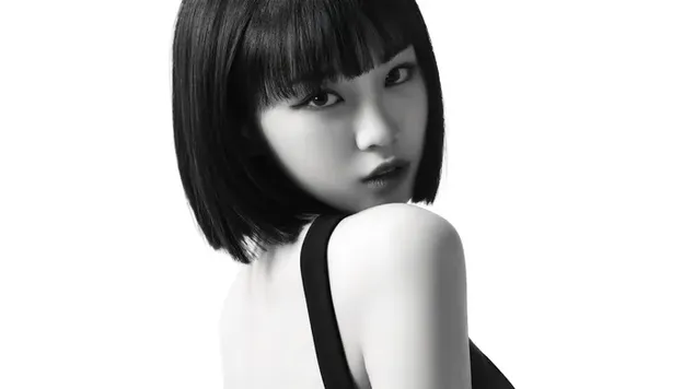 Kim Chaewon - Le Sserafim (Kpop Girls Group | Monochrome BG) 4K tapet