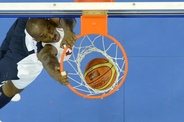 코비 브라이언트, 올림픽 경기에서 맘바 덩크슛 성공 HD 배경화면