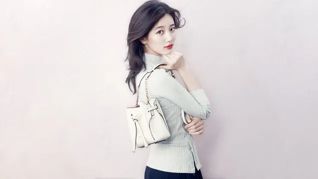 Aktris & Penyanyi Korea - Bae Suzy 4K wallpaper