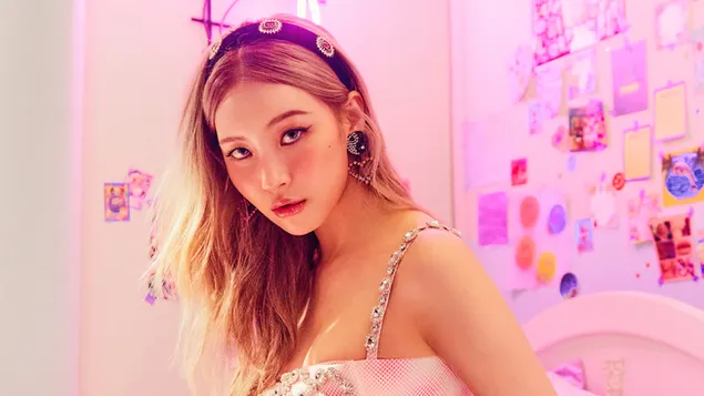 Корејската пејачка „Sunmi“ во „You Can't Sit With Us“ MV Shoot 4K тапет