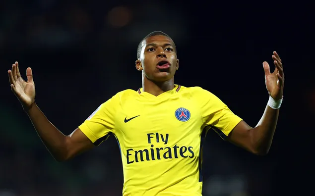 Kylian Mbappe i ngeansaí buí Pháras SG íoslódáil