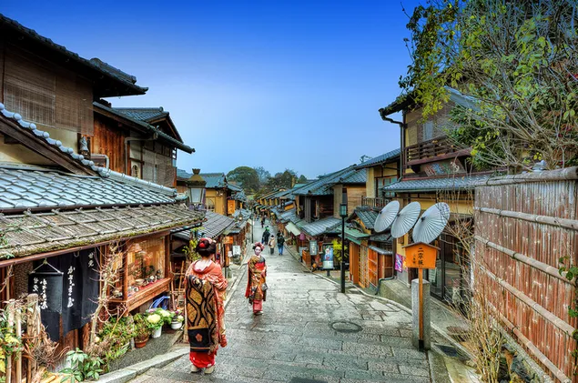 Kyoto, wanita Jepang mengenakan Kimono dan rumah tradisional atau Minka unduhan