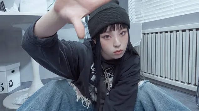 Kyujin من NMIXX (فرقة Kpop) - أحبني مثل هذا التصوير MV (ألبوم Expergo) 4K خلفية