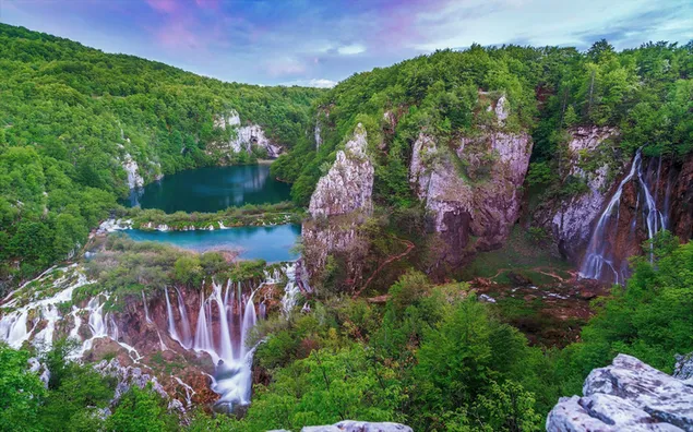 La magnífica vista de los lagos de Plitvice en Croacia,