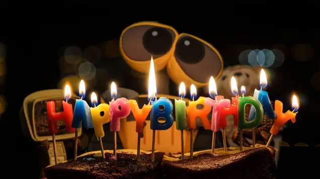 La sorprendida reacción del personaje de la película animada vol-i al pastel de cumpleaños