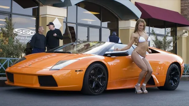 Lamborghini en witte bikiny sexy vrouwen download
