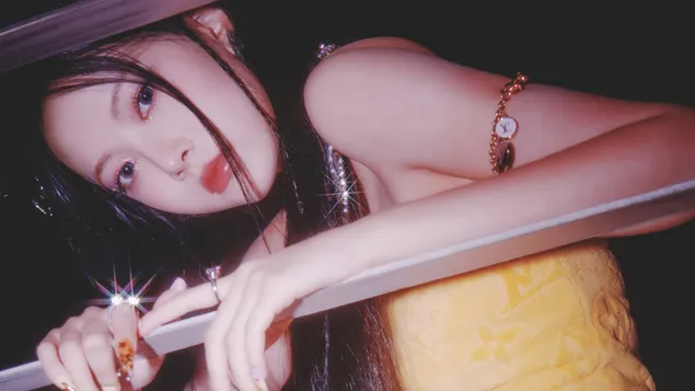 צילום Eunchae - Easy Album (Balmy Flex Ver.) של LE SSERAFIM 4K טפט