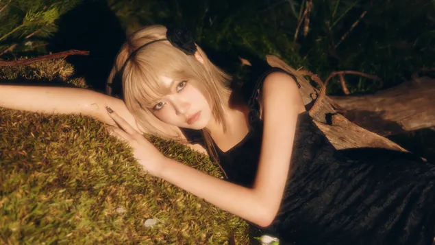 LE SSERAFIM's Eunchae - אלבום קל (Featherly Lotus Ver.) Shoot 4K טפט