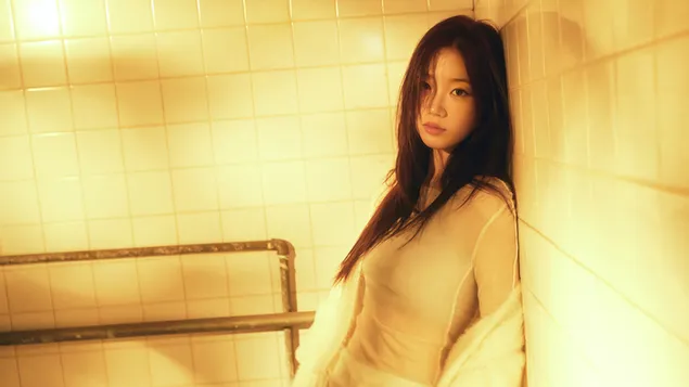 LE SSERAFIM's Kazuha - אלבום קל (Sheer Myrrh Ver.) צילום 4K טפט