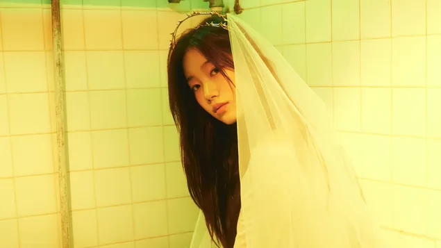 צילום Kazuha של LE SSERAFIM באלבום 'קל' (Sheer Myrrh Ver.) 4K טפט