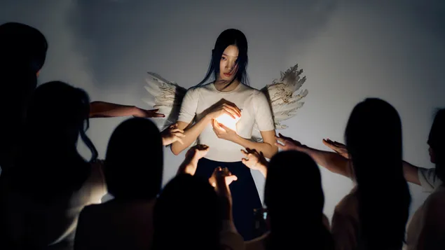 le sserafims kazuha in unforgiven mv (bloody rose vers.) dreharbeiten herunterladen