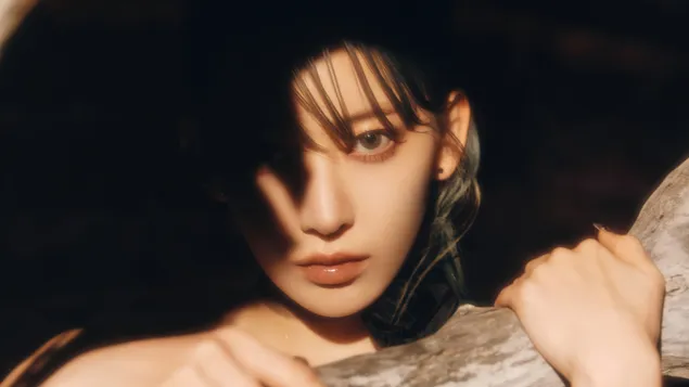 le sserafimyi sakura, 'iji' aelbeom(featherly lotus ver.) cwalyeong daunrodeu