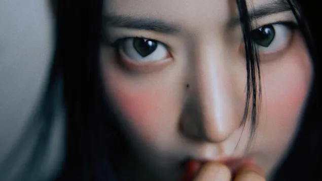 le sserafim'den sakura - unforgiven mv (bloody rose vers.) cekimi indir