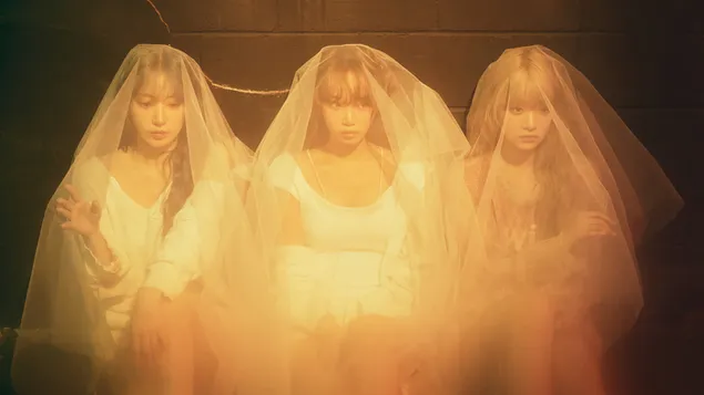 Sakura LE SSERAFIM bersama Chaewon & Eunchae - Tembak Album Mudah (Sheer Myrrh Ver.) 4K kertas dinding