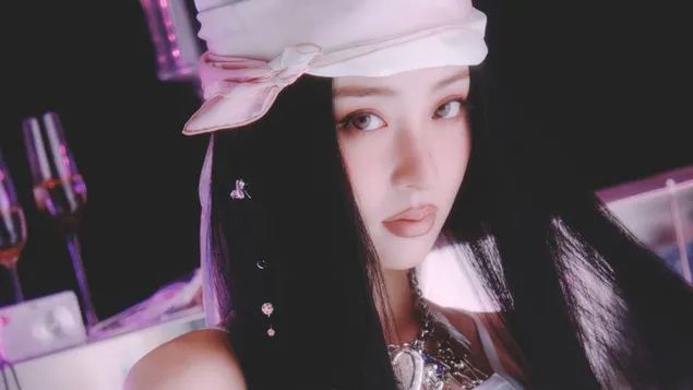 Gambar Yunjin - Album Mudah (Balmy Flex Ver.) LE SSERAFIM 4K kertas dinding