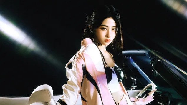 완벽한 밤 MV 촬영 중인 르세라핌 윤진 4K 배경화면