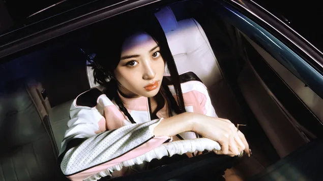 le sserafims yunjin - perfect night mv shoot nedlasting