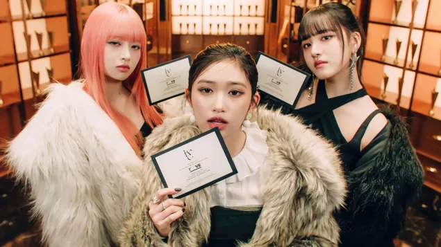 Leeseo with Rei & LIZ from IVE (Kpop Band) - I Am MV Shoot 4K 배경화면