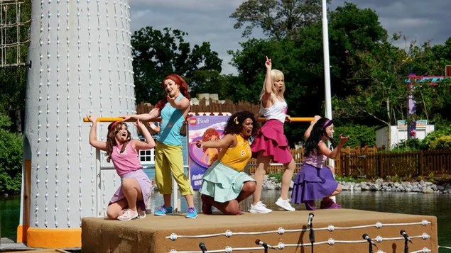 lego friendsi koomiksisari live performance londonis lego land allalaadimine